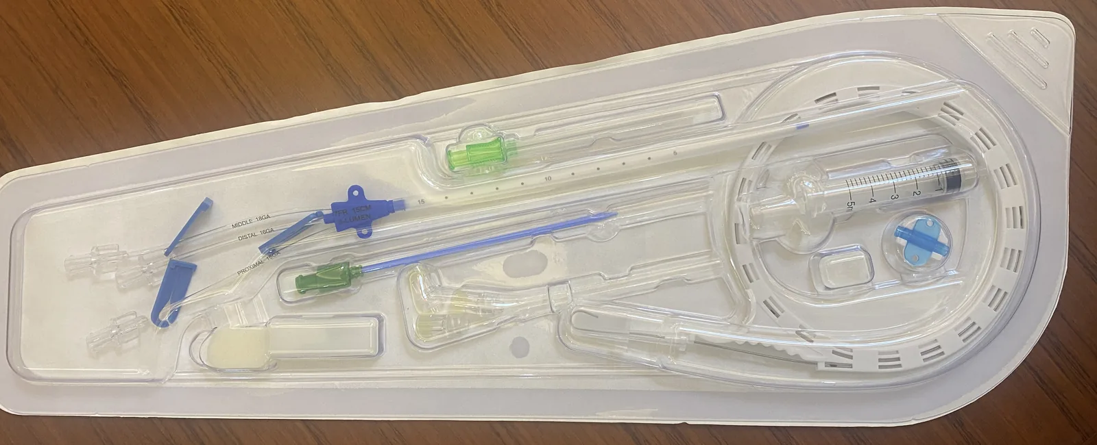Kit de Catéter Venoso Central (CVC) — Lumen Único, Doble y Triple — Central Venous Catheter (CVC) Kit — Single, Double & Triple Lumen SKU CVC-001